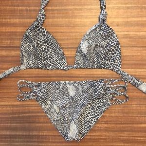 Acacia Plumeria Top / Riviera Bottom